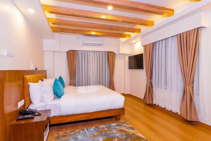 Room 2 of 39