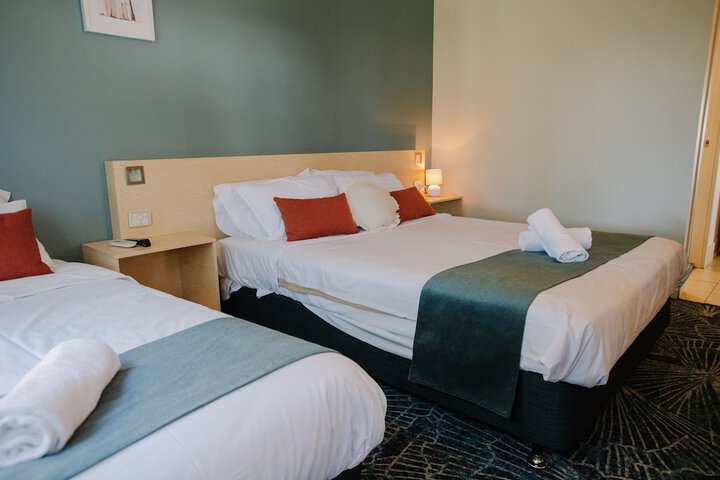 Room 2 of 31
