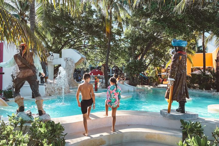 Hotel with Pool