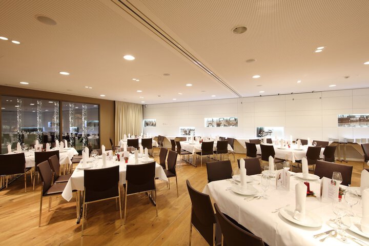 Ballroom/Hall 76 of 93