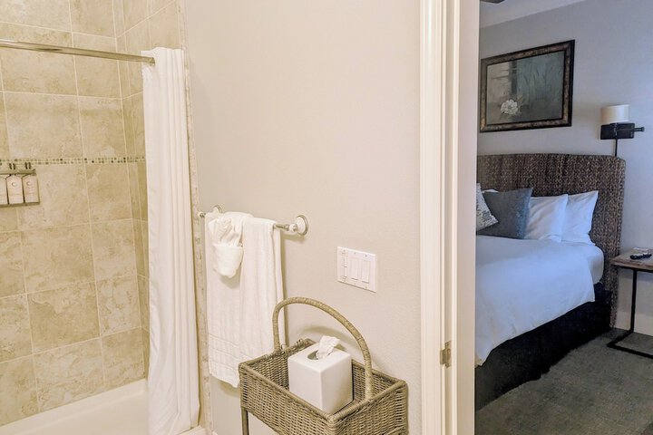 Room 43 of 102