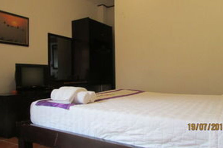 Room 16 of 39
