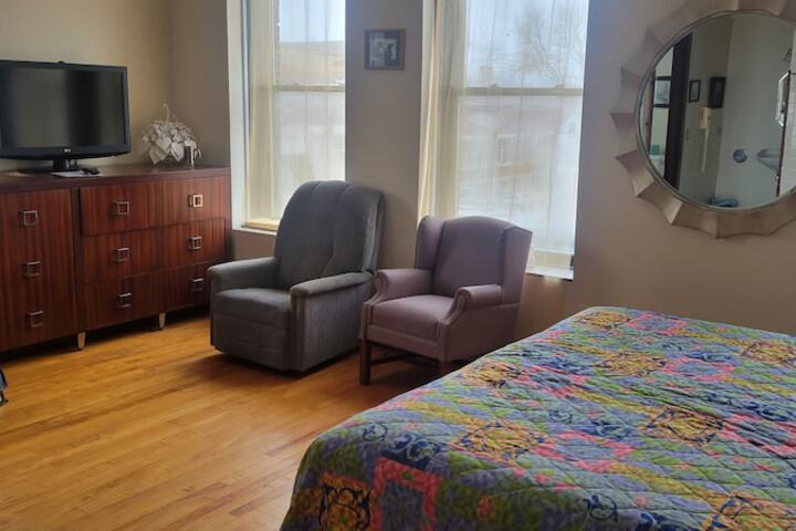 Room 6 of 16