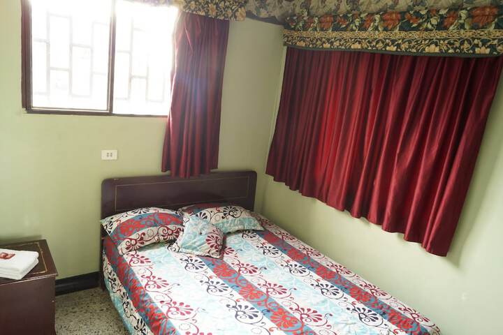 Room 5 of 32