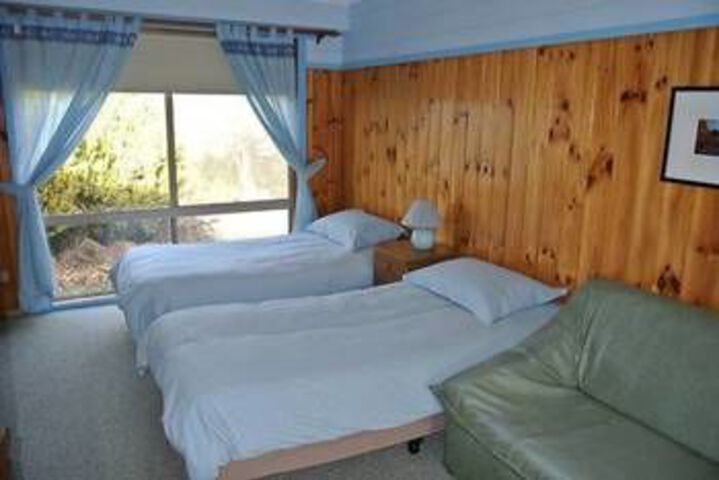 Room 6 of 10
