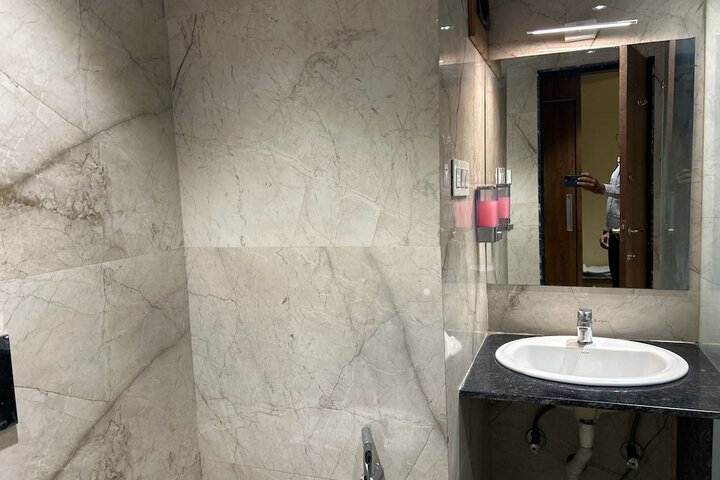 Room 87 of 108