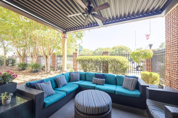 Terrace/Patio 27 of 28