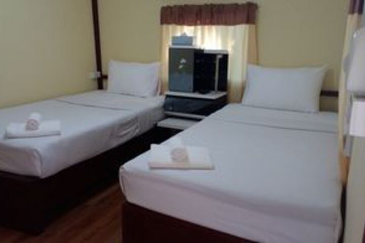Room 6 of 19