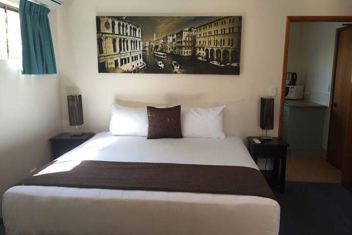 Room 19 of 83