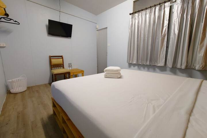 Room 2 of 17