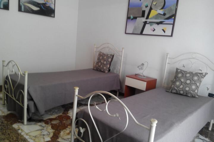 Room 6 of 30