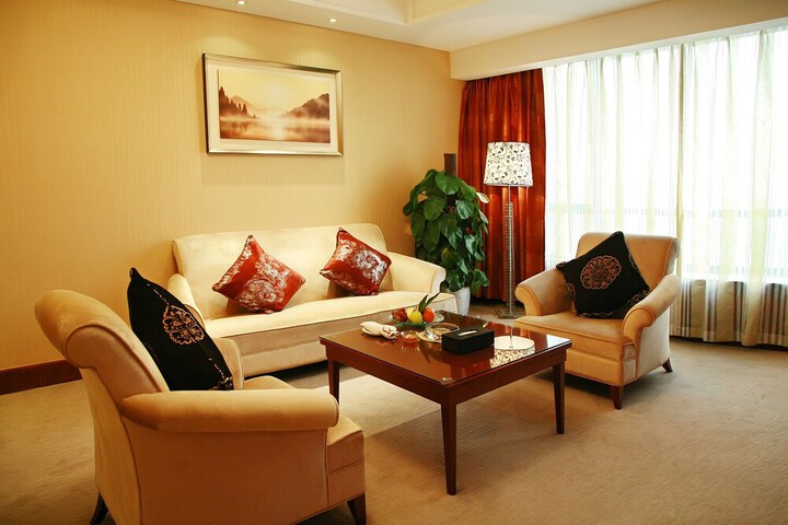 Room 18 of 38
