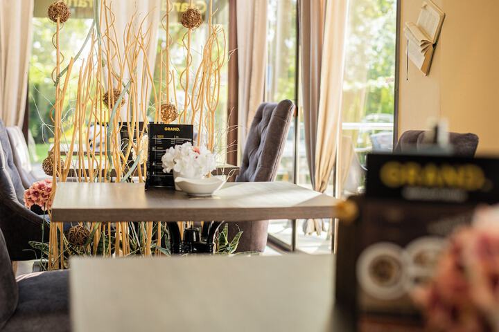 Lounge 29 of 31