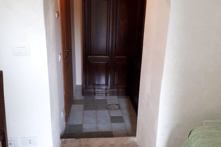 Room 17 of 74