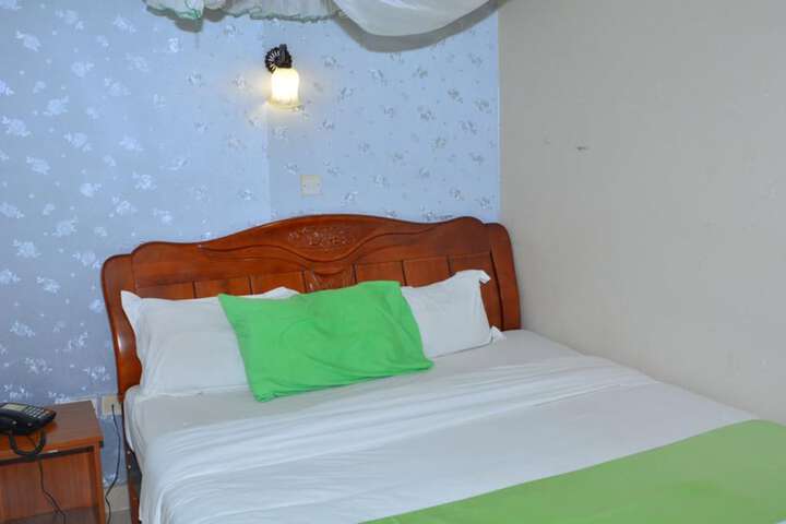 Room 27 of 47