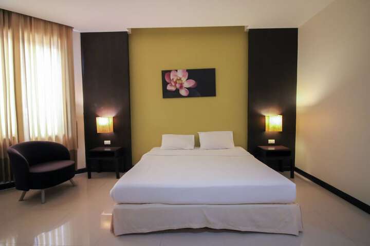 Room 14 of 37