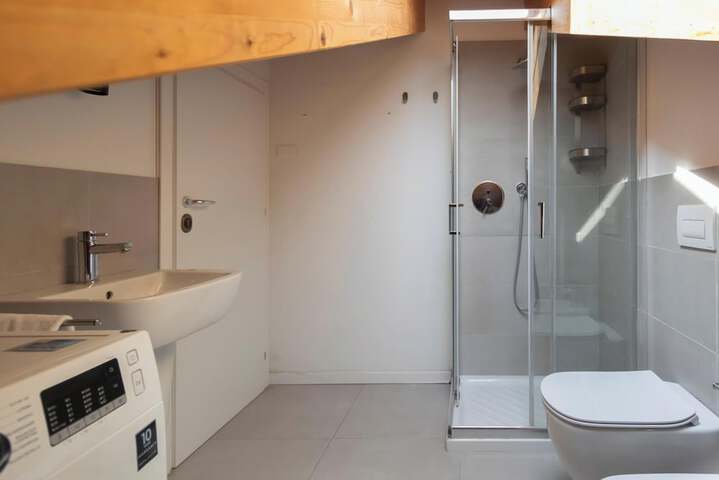 Room 26 of 27