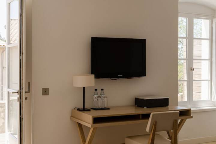Room 6 of 53