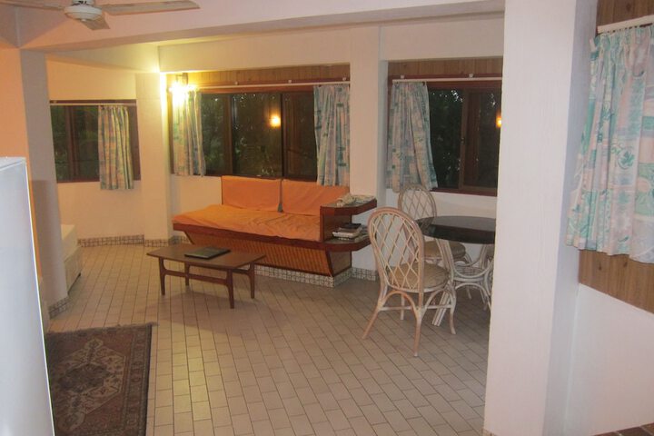 Room 13 of 63