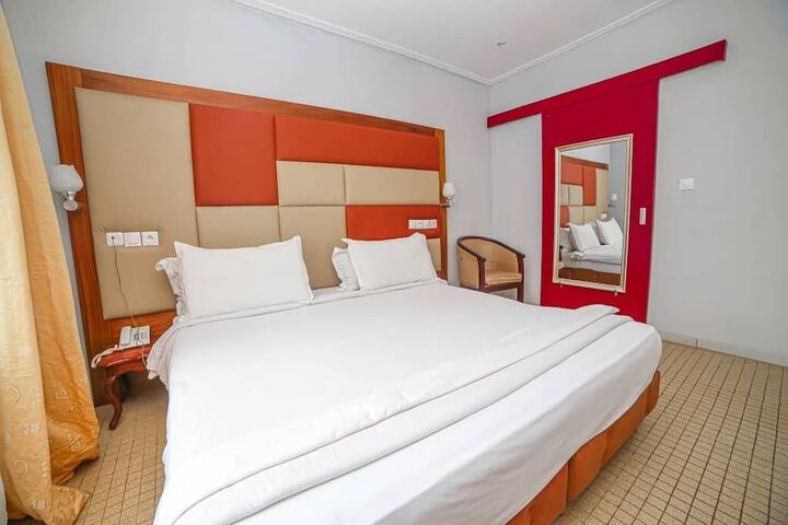 Room 10 of 41