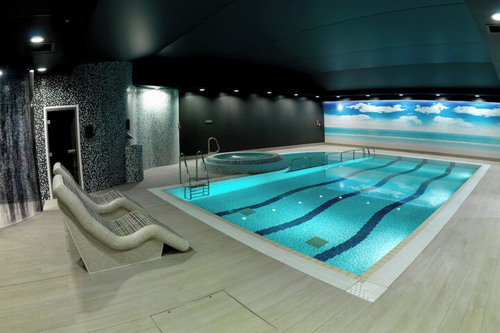 Pool 33 of 103