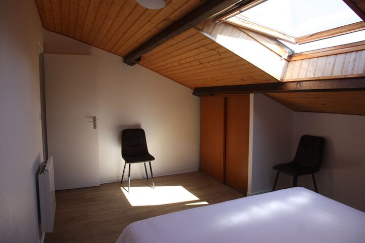 Room 6 of 50