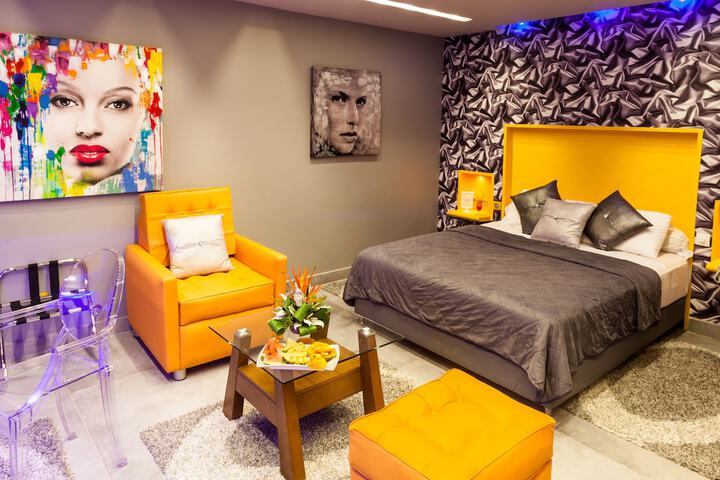 Room 6 of 76