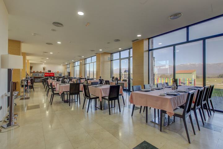 Dining 59 of 75