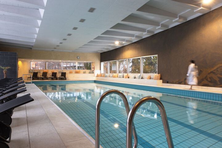 Pool 42 of 99