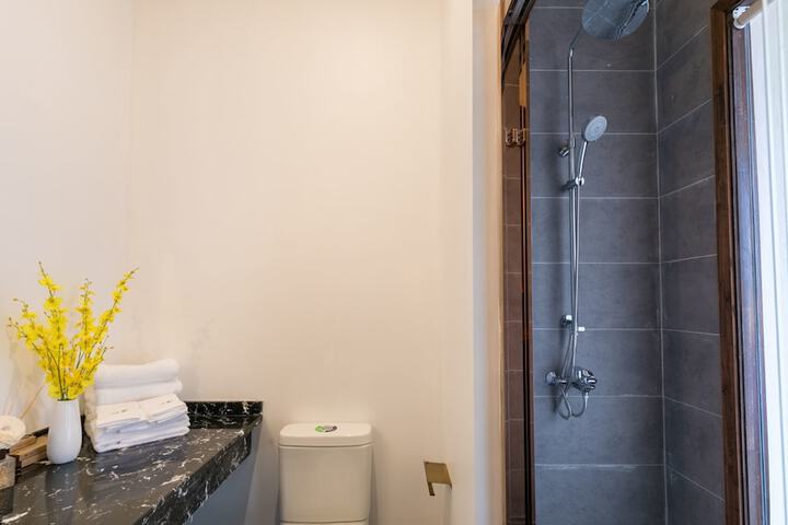 Room 40 of 84