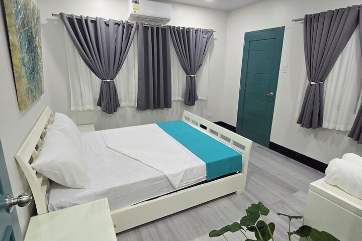Room 8 of 26