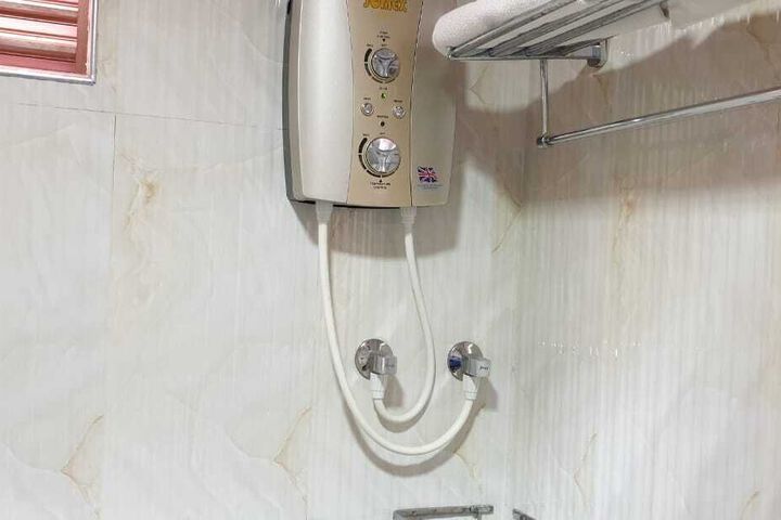 Room 4 of 14