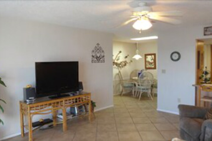 Room 6 of 19