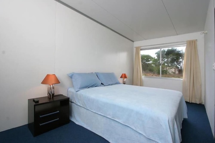 Room 5 of 16