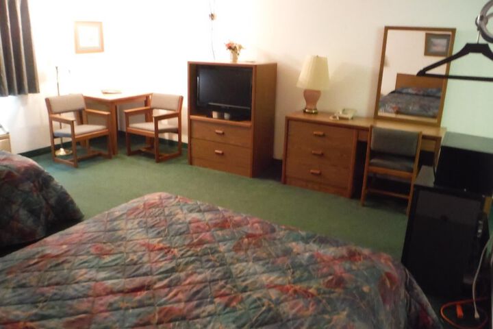 Room 11 of 12