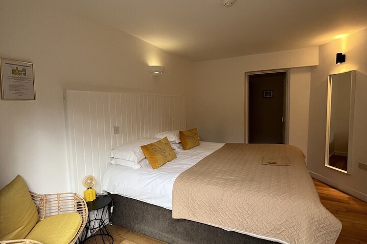 Room 15 of 126