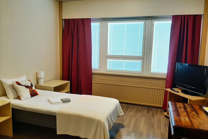 Room 4 of 37