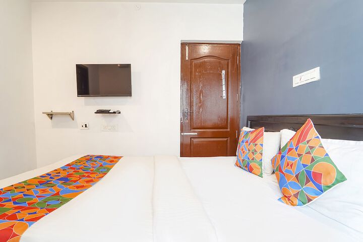 Room 15 of 25