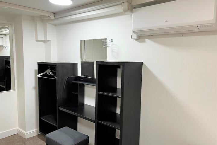 Room 82 of 127