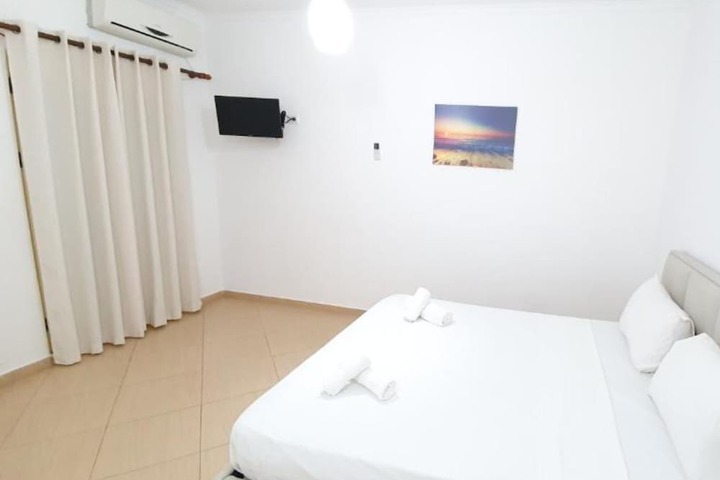 Room 2 of 17