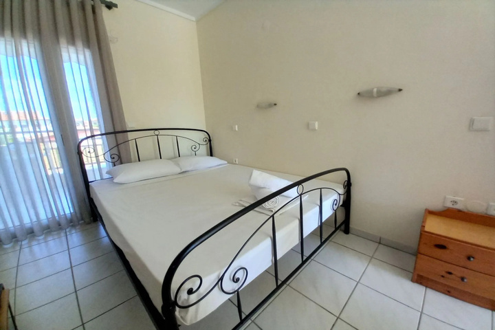 Room 2 of 14