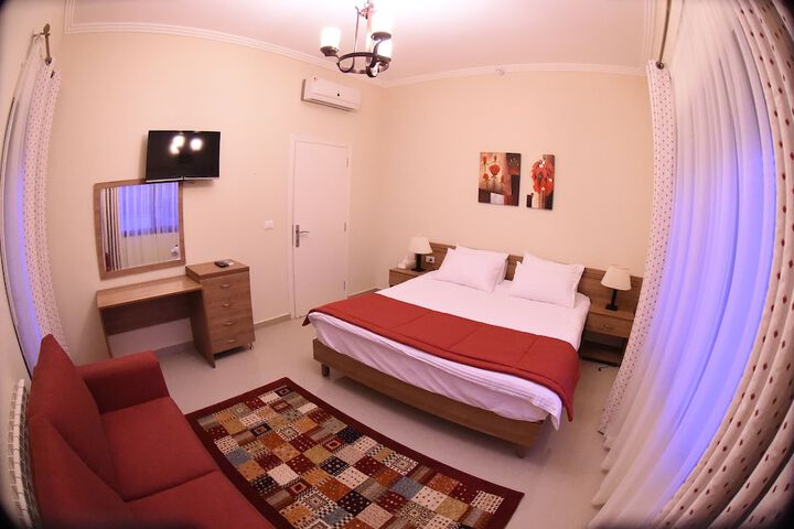 Room 21 of 25