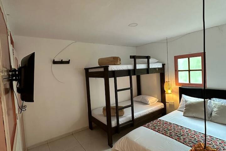 Room 9 of 36