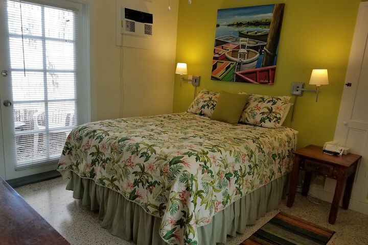 Room 34 of 218