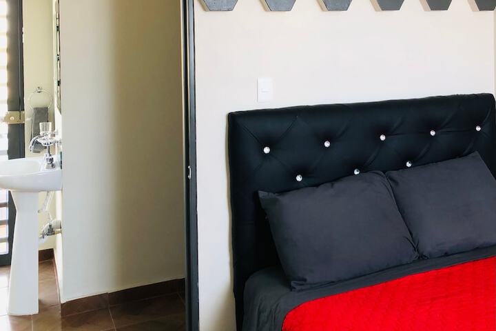 Room 4 of 28