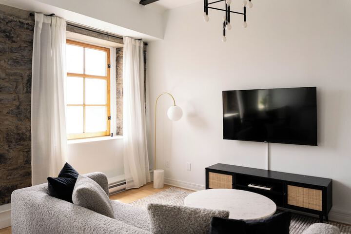 Room 52 of 157