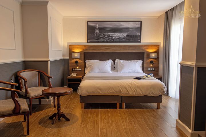 Room 16 of 26