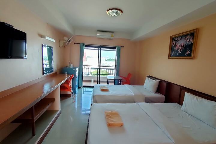 Room 5 of 23