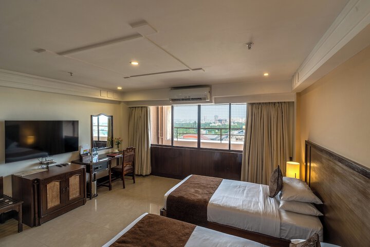 Room 4 of 34