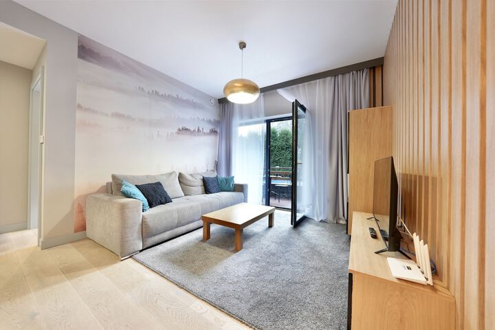 Room 6 of 19